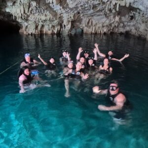 Ruta de los Cenotes + Snorkel en Arrecife: Aventura entre aguas sagradas y el Caribe